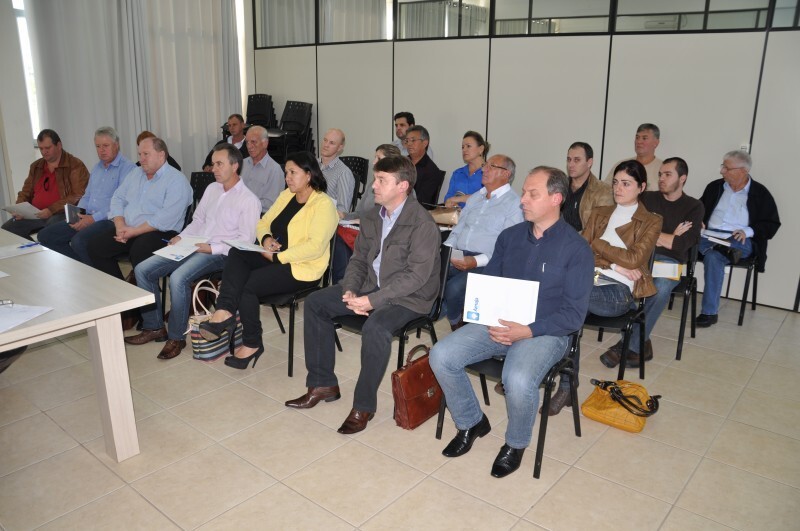 comaja-se-reuniu-em-tapera